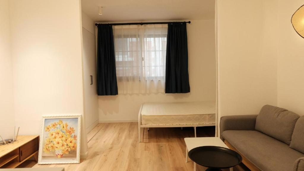 Appartamento Hills & Cozy Near Line2 Jing'an Temple Shanghai